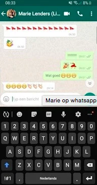 WhatsApp-berichten van Marie met rode vlaggen voor elke menstruatie